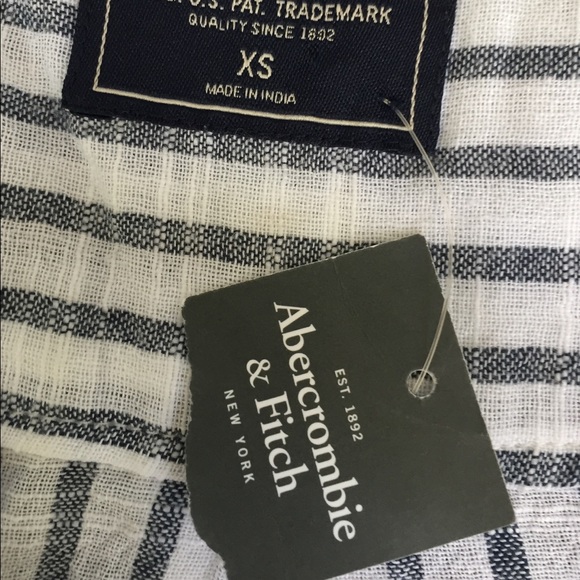 Abercrombie and Fitch Top Size XS - Picture 3 of 3